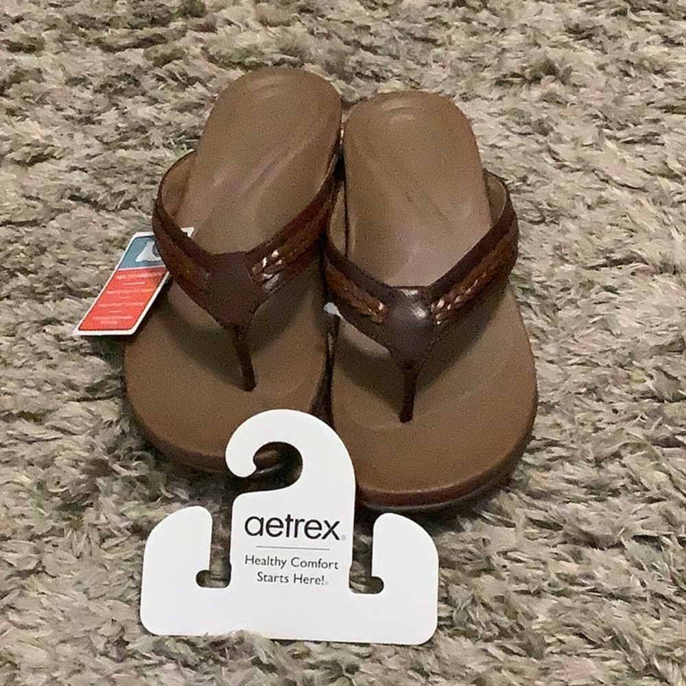 Aetrex “Emmy” flip flops